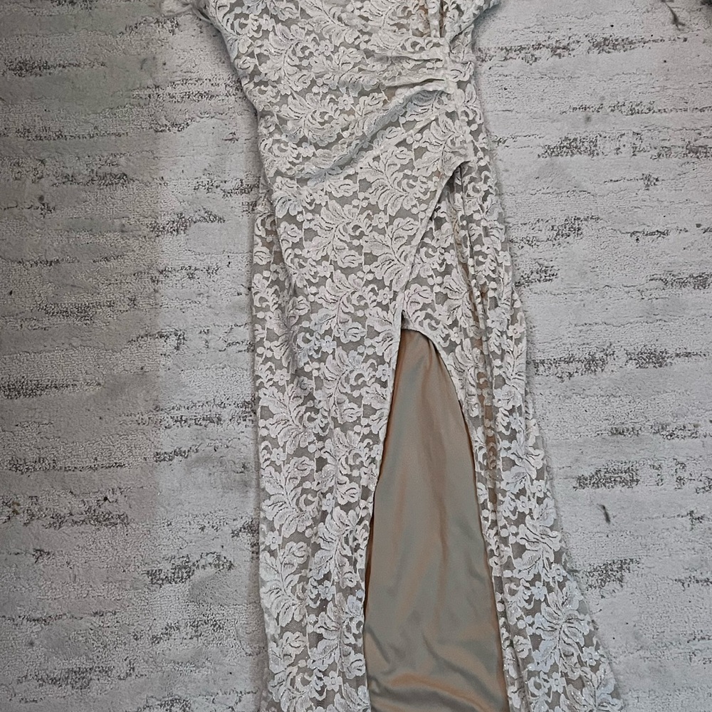 Windsor Cream Sweetheart Maxi Gown with Long Sleeves
